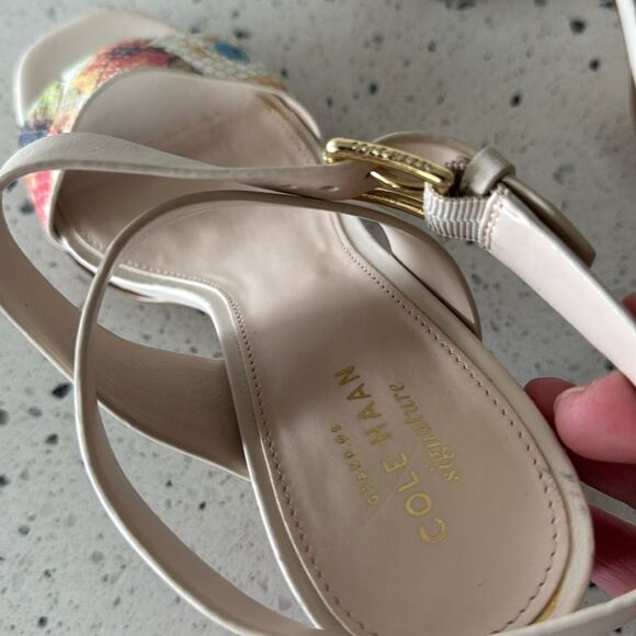 Cole Haan Cream & Floral Sandals Elegant Block Heel Buckle Ankle Strap Size 8B - Picture 9 of 16